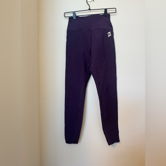 Peloton Cadent Women's Deep Purple Sports and Pants set - Picture 6 of 7